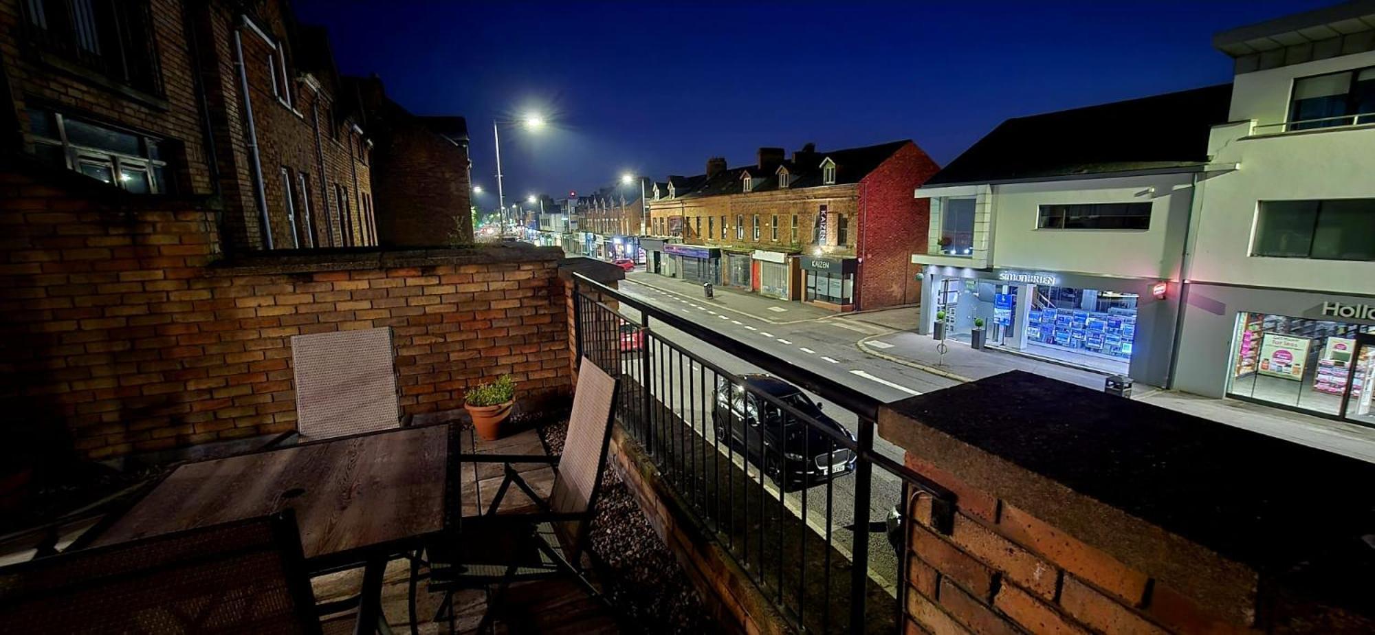 Escape Ordinary In Belfast Apartment Exterior photo