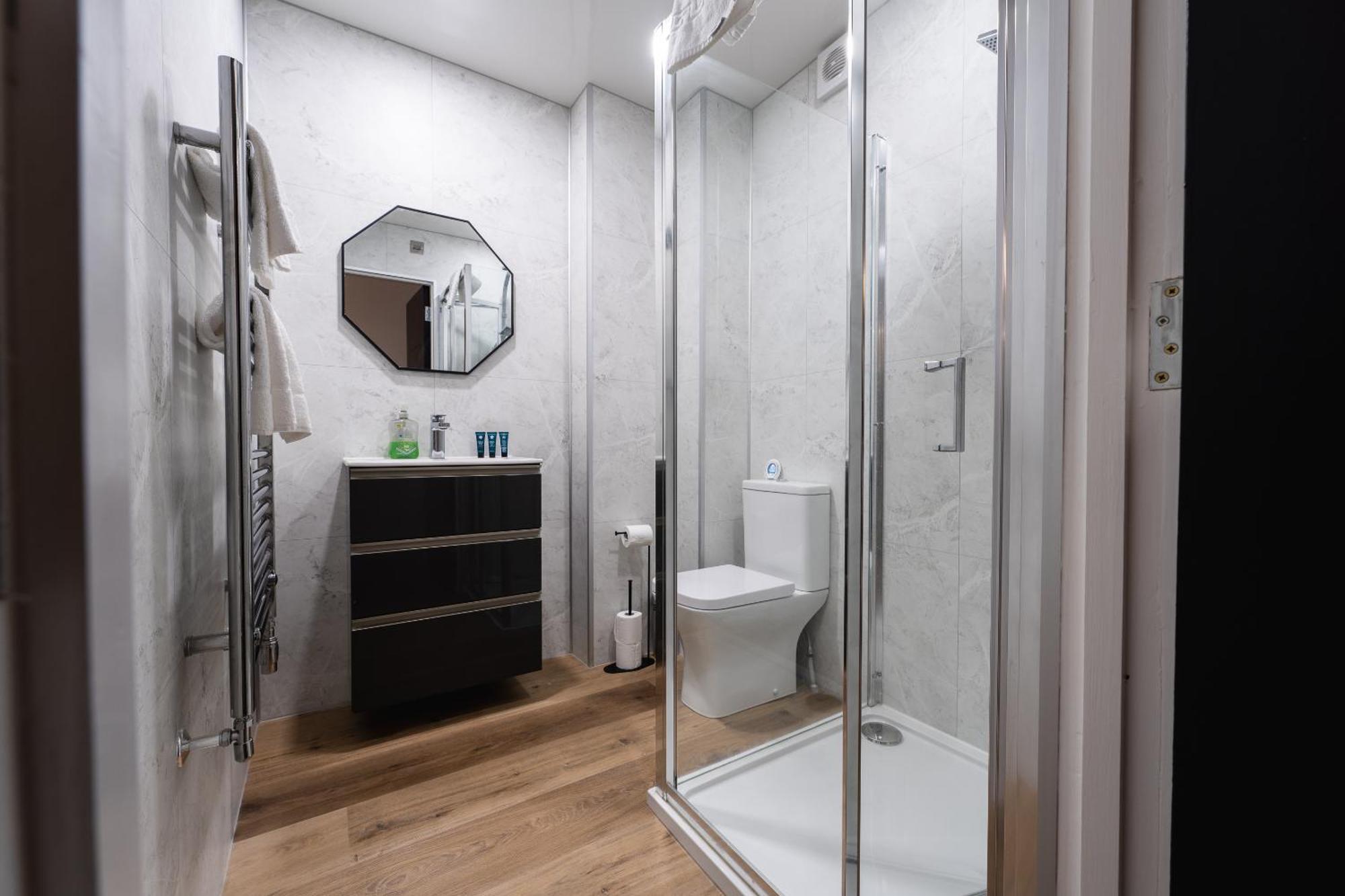 Escape Ordinary In Belfast Apartment Exterior photo