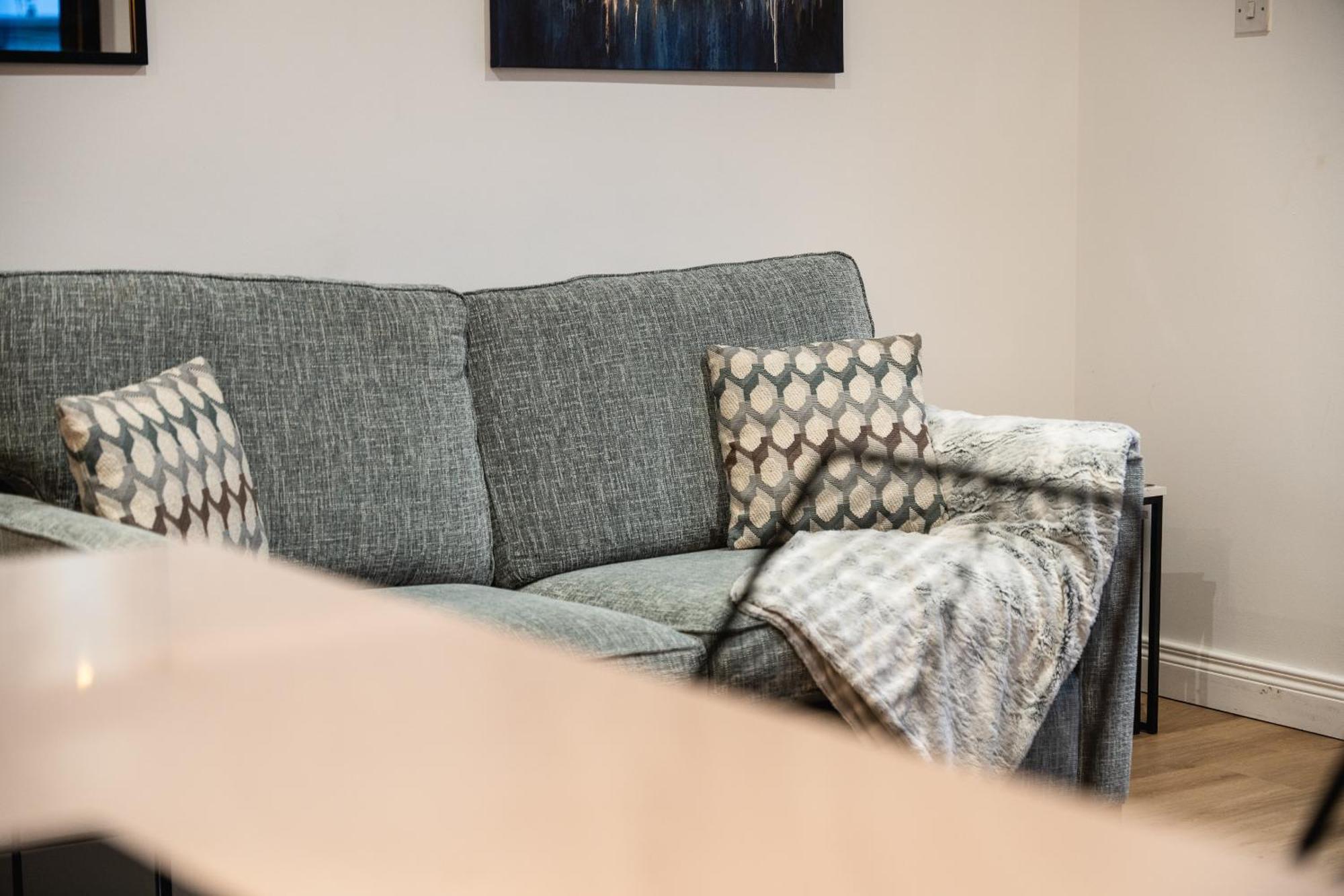 Escape Ordinary In Belfast Apartment Exterior photo