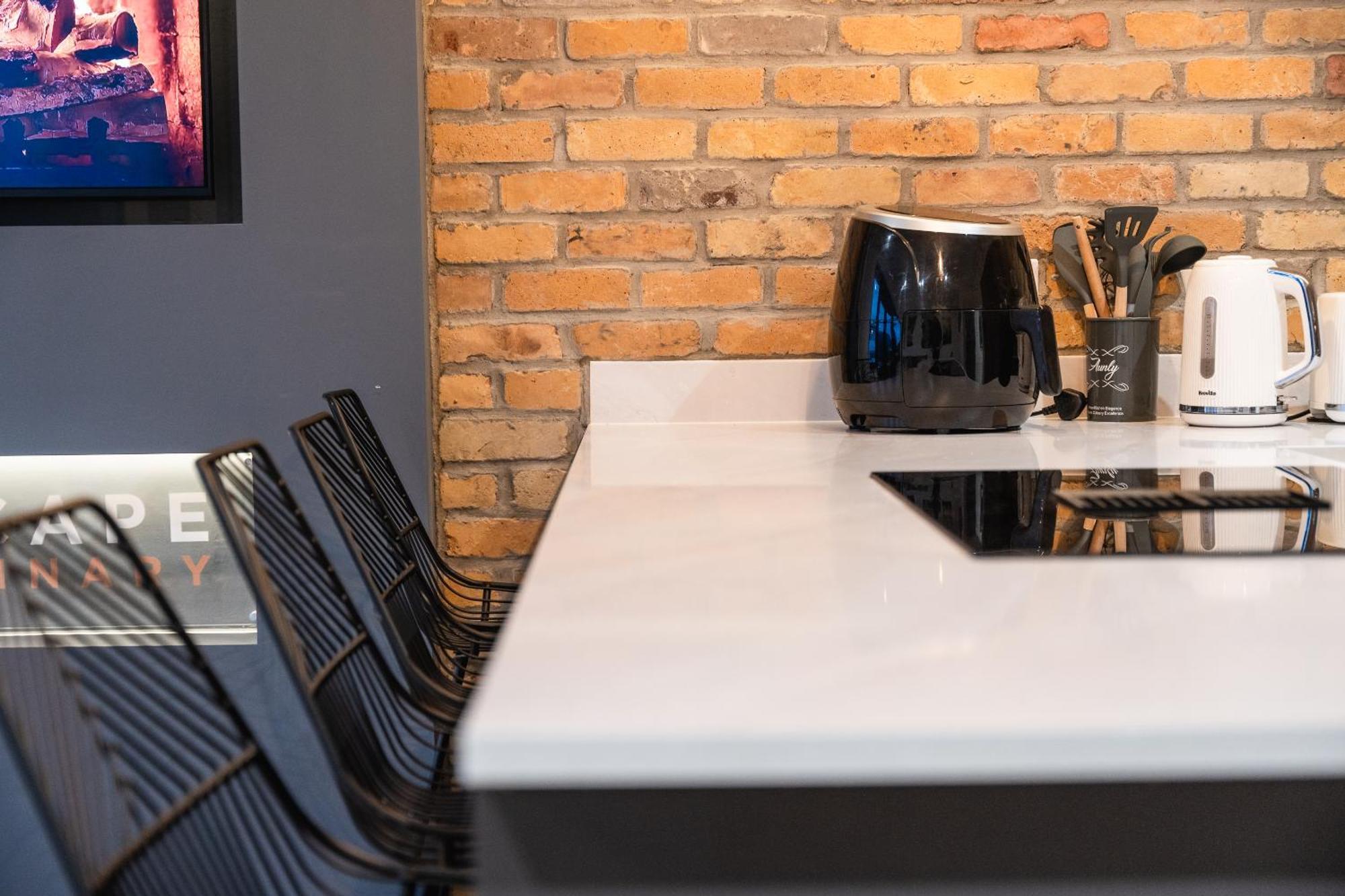 Escape Ordinary In Belfast Apartment Exterior photo